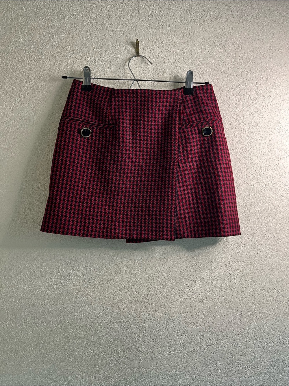 Zara Preppy Red and Black Houndstooth Mini Skirt with Button Accents XS